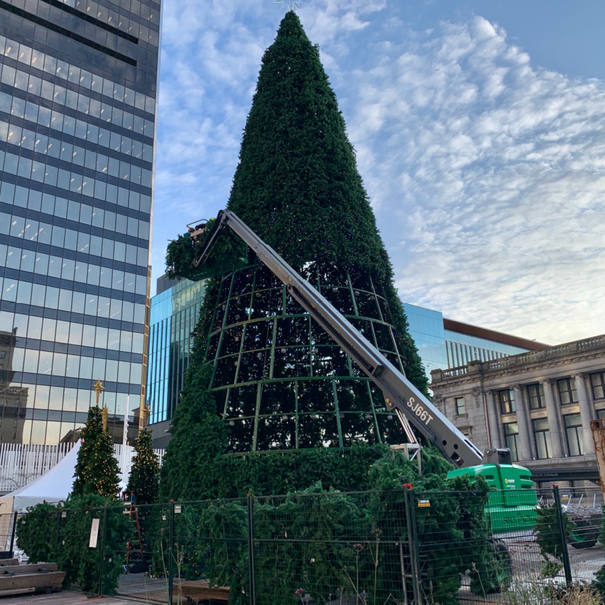 Vancouver’s Christmas Tree, Vancouver Art Gallery Plaza